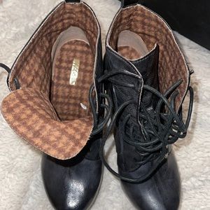 Wild pair wedge leather heel